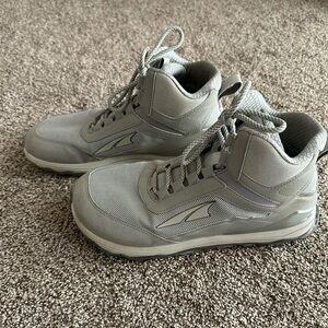 Altra Lone Peak Hiking Boots - Women’s Size 9.5 - Very Good Condition